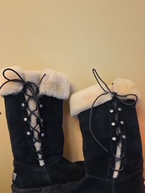 UGG Chestnut Sheepskin-Lined Boot Interior